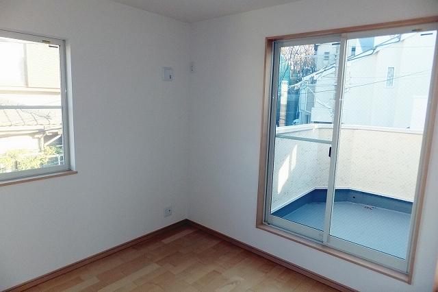 Non-living room. 2 Kaiyoshitsu 4.5 tatami. Balcony with depth has adjacent. 2013 December 5 shooting