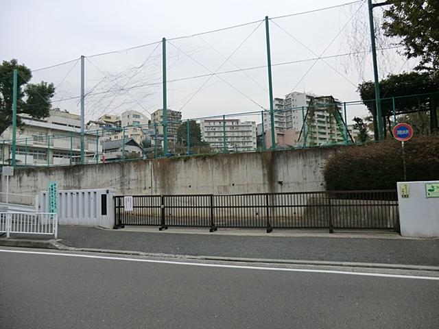 Primary school. Miyaketani until elementary school 514m