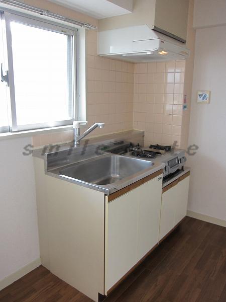 Kitchen. Property photo number posted on the property brokerage fees our HP if our