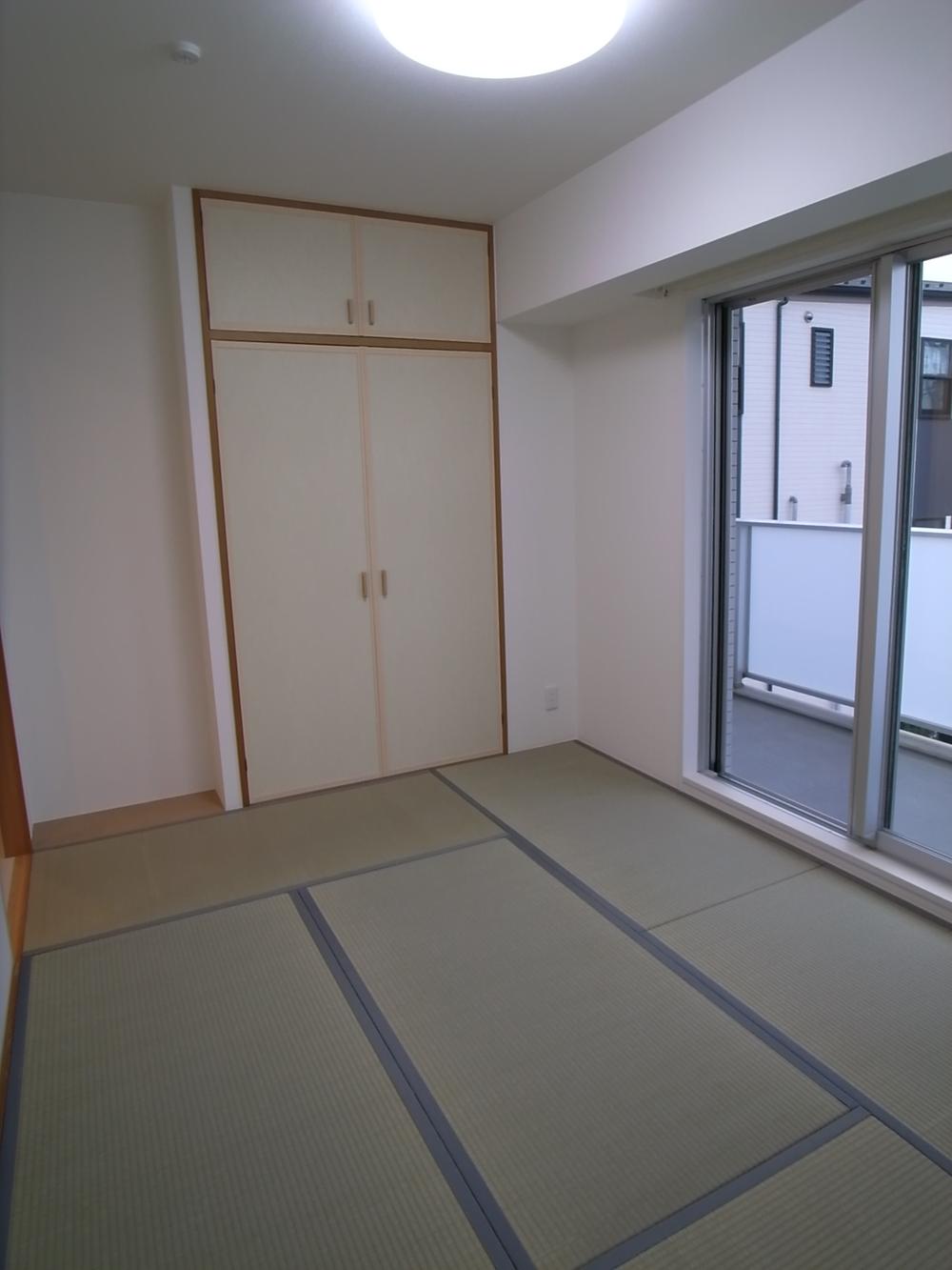 Other introspection. Japanese style room