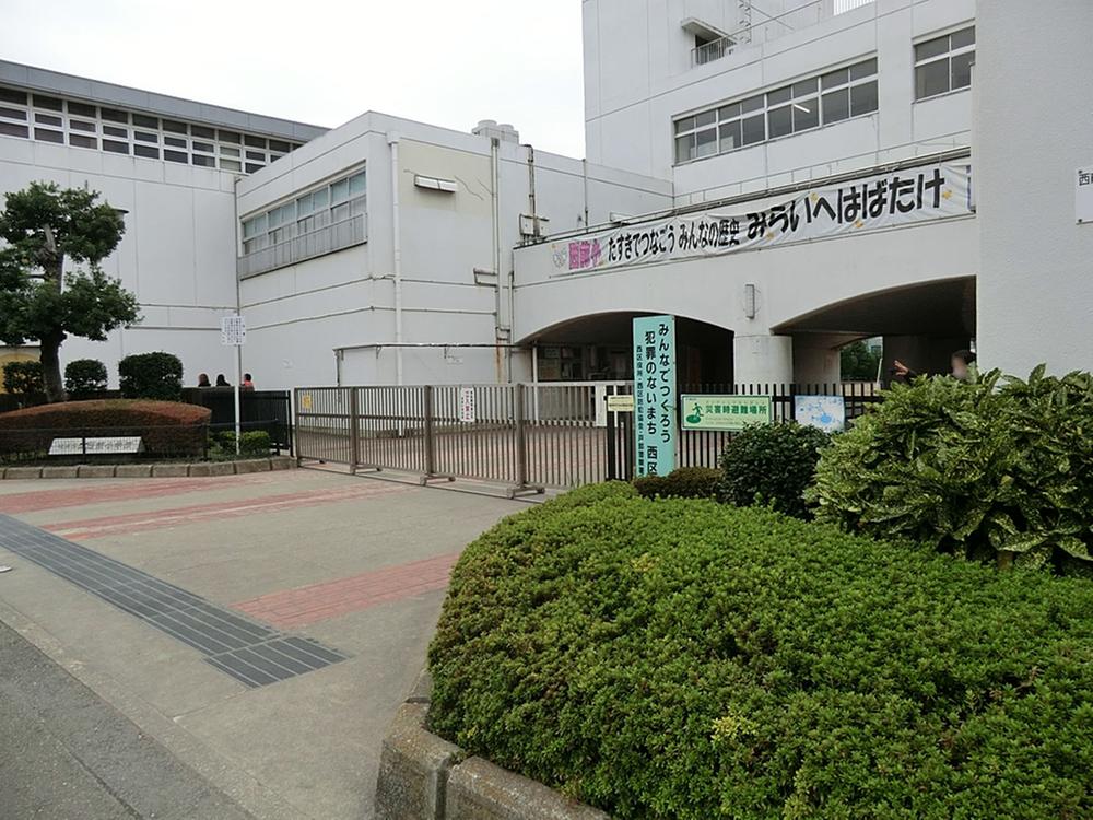 Primary school. 738m to Yokohama Municipal Nishimae Elementary School