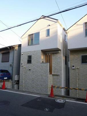 Local appearance photo. Exterior 1 (2013 December shooting)