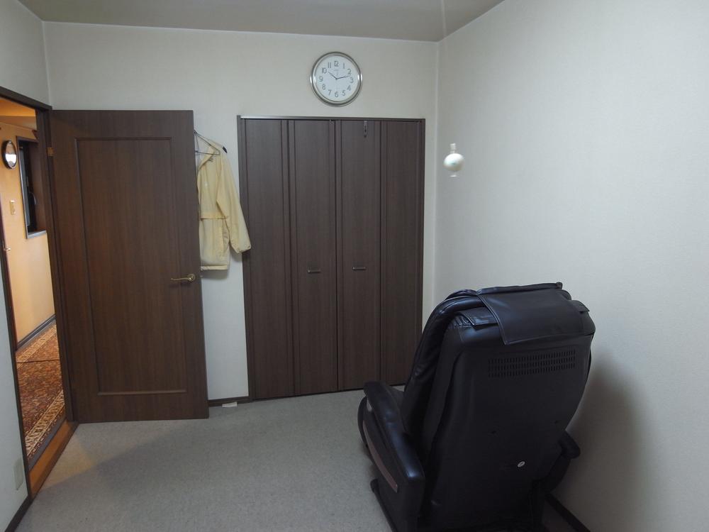 Non-living room. Indoor (11 May 2013) Shooting