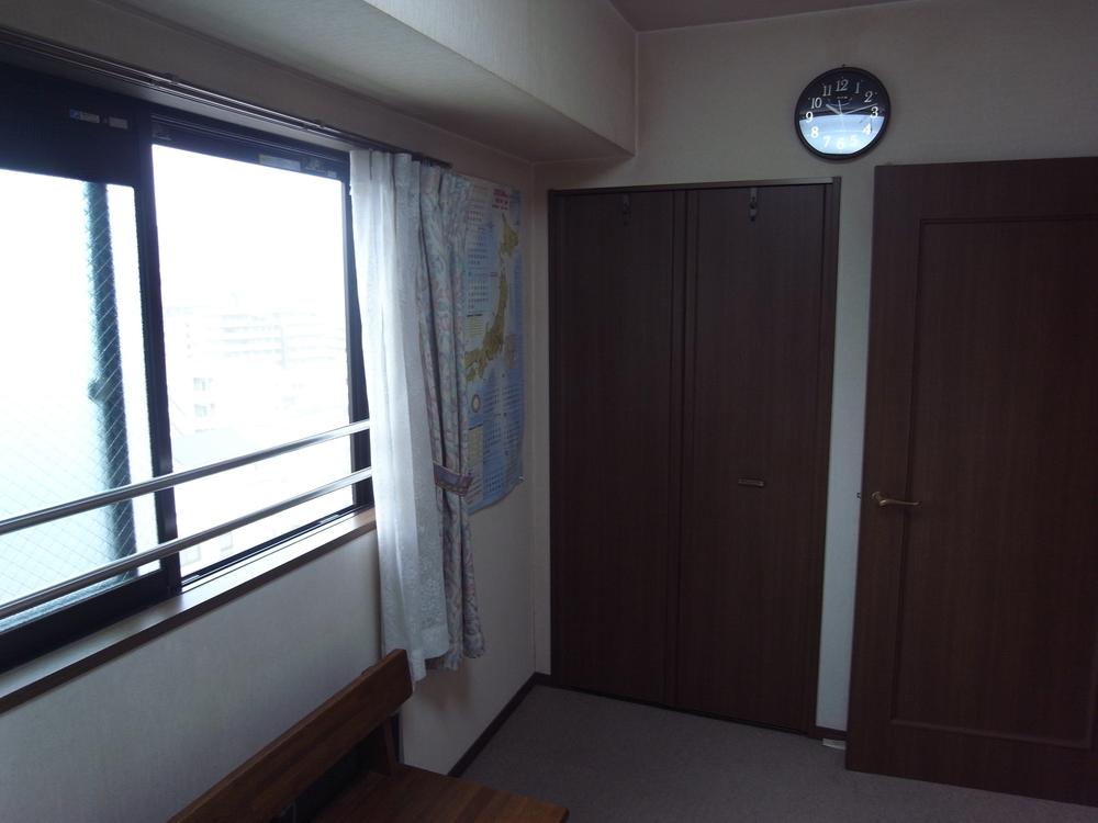 Non-living room. Indoor (11 May 2013) Shooting