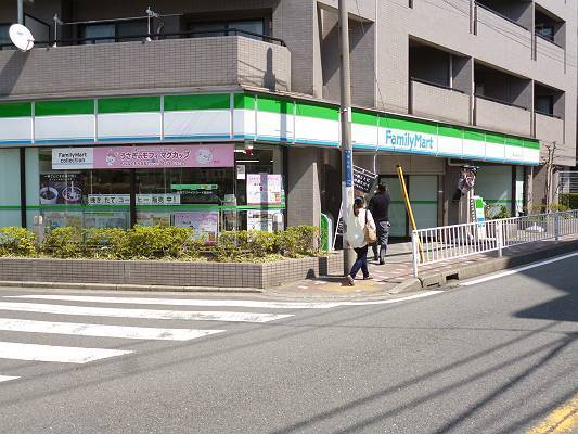 Convenience store. (Convenience store) to 200m
