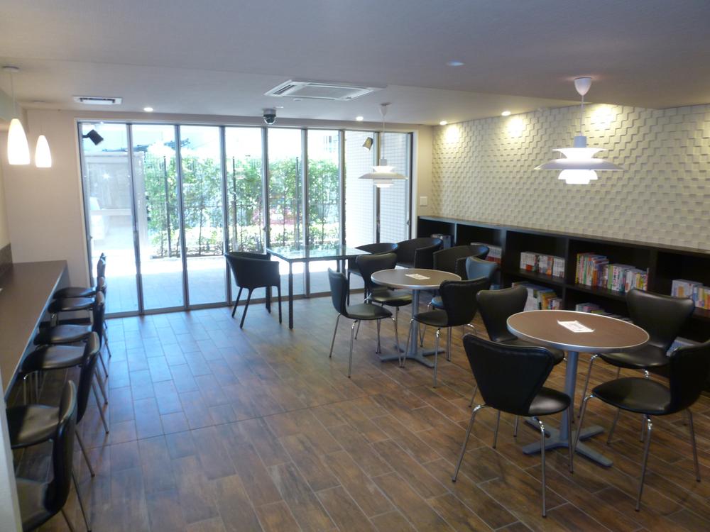 Other common areas. Library cafe