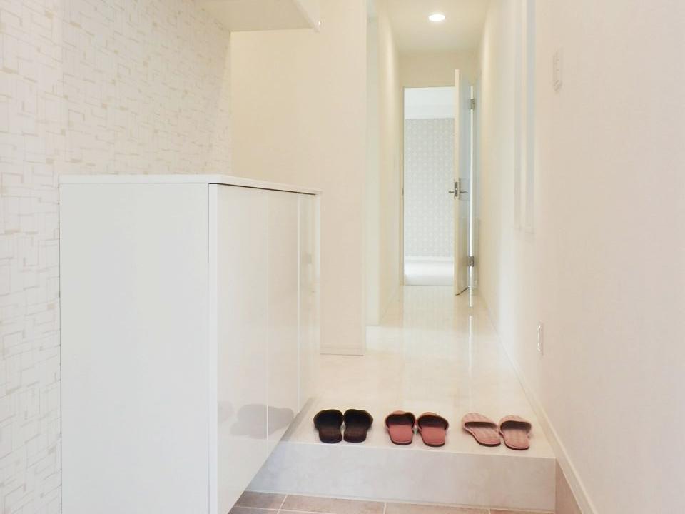 Same specifications photos (Other introspection). It is unified with white, It is bright entrance. It is also a point where the easy to clean with marble! (The company specification example)