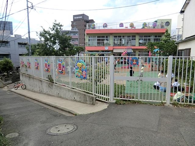 kindergarten ・ Nursery. Wisteria trellis to kindergarten 590m