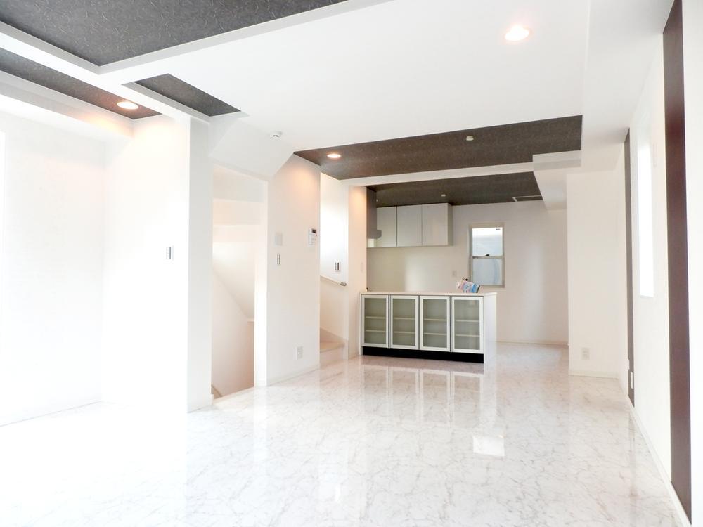 Same specifications photos (living). Marble floors beautiful floor heating-conditioned living room floor - is. Comfortable in the family, 20 Pledge more spacious space! Warm even in winter, Also clean Easy (company specification example)