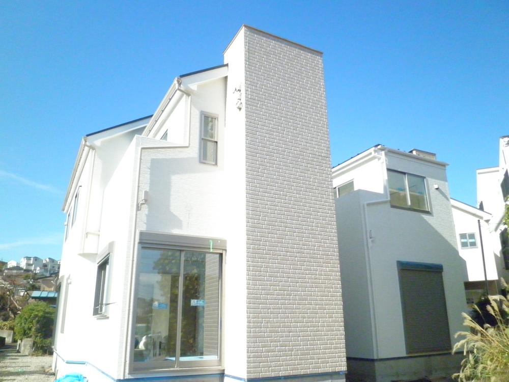 Local appearance photo. Local (12 May 2013) Shooting