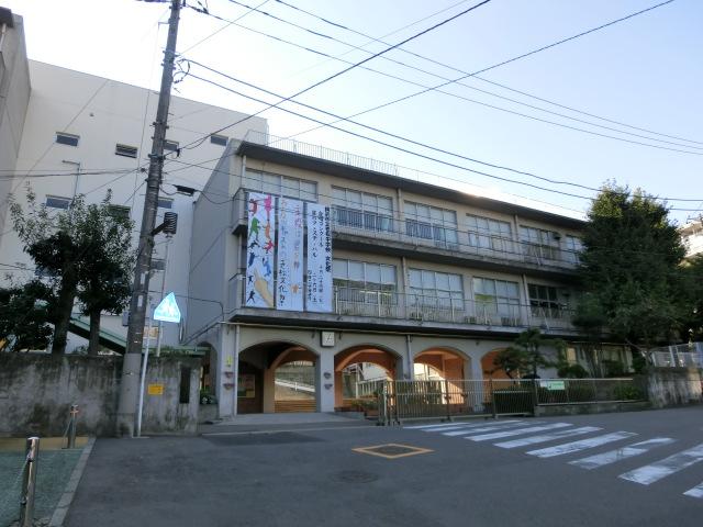 Junior high school. 960m to Yokohama Municipal Oimatsu junior high school