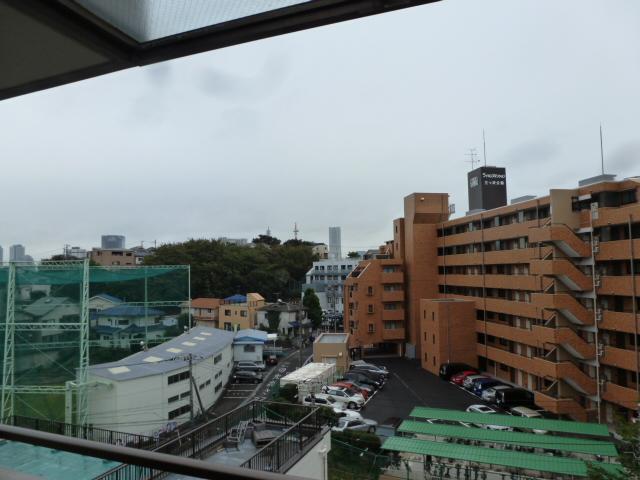 View photos from the dwelling unit. View from the site (October 2013) Shooting