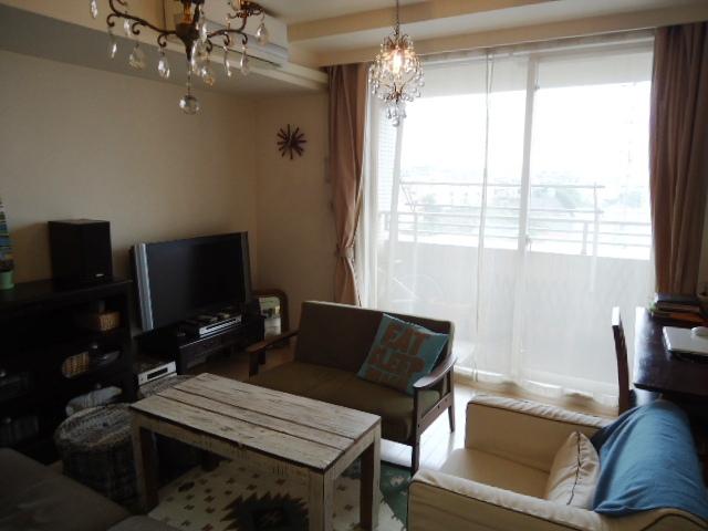 Living. Local (11 May 2013) Shooting