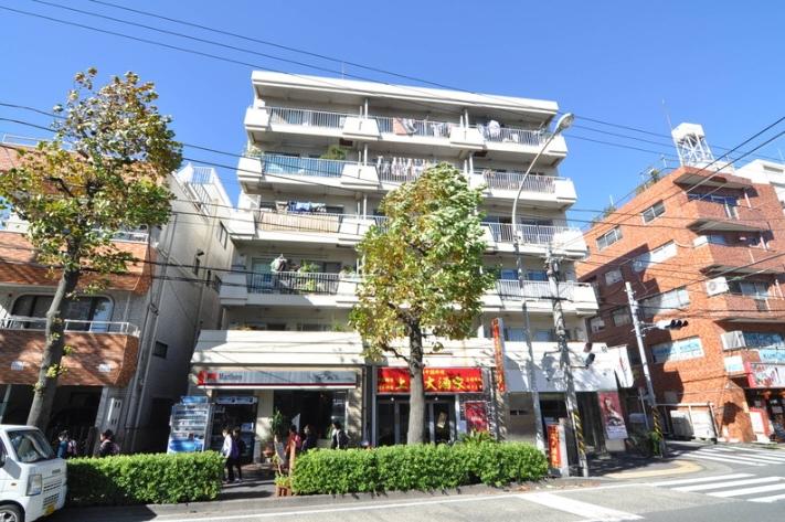 Local appearance photo. Local (11 May 2013) Shooting