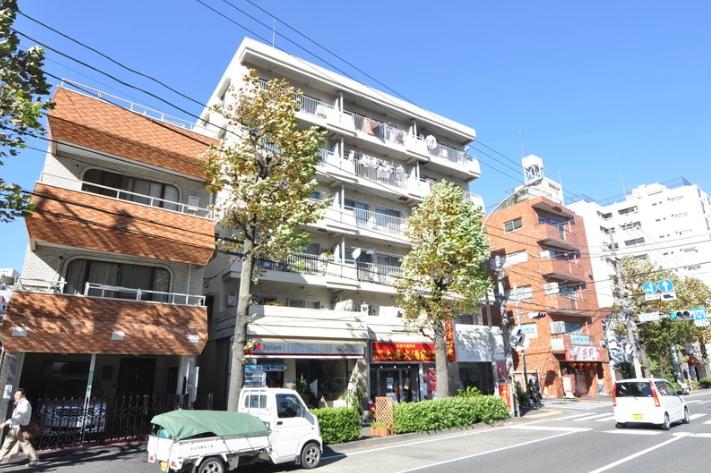 Local appearance photo. Local (11 May 2013) Shooting