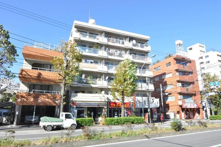 Local appearance photo. Local (11 May 2013) Shooting