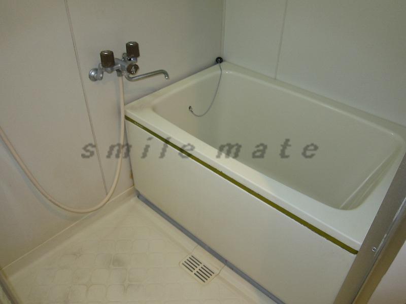 Bath. Property photo number posted on the property brokerage fees our HP if our