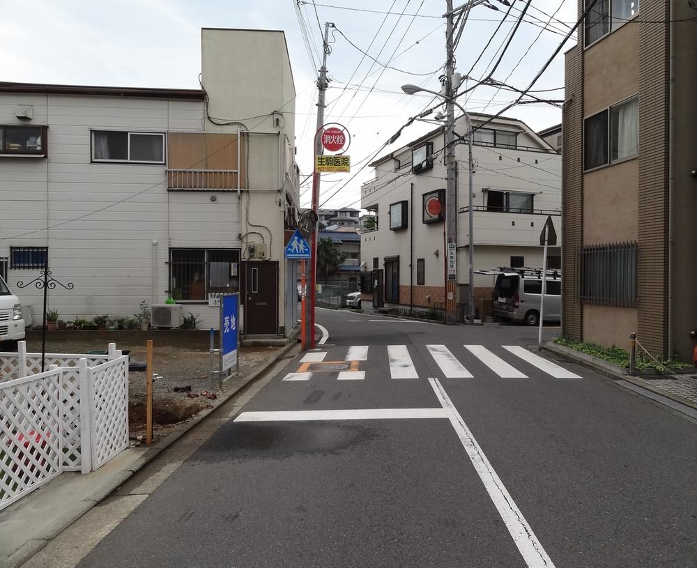 Local photos, including front road. Local front road