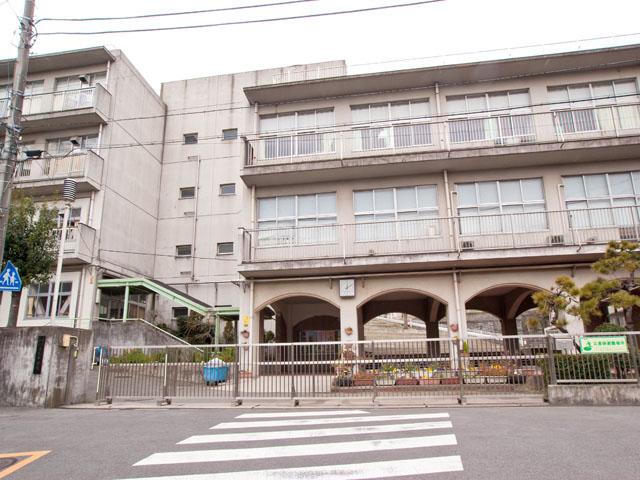 Junior high school. 420m to Yokohama Municipal Oimatsu junior high school