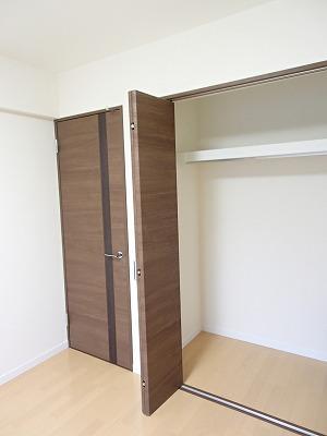 Receipt. Western-style room (closet)