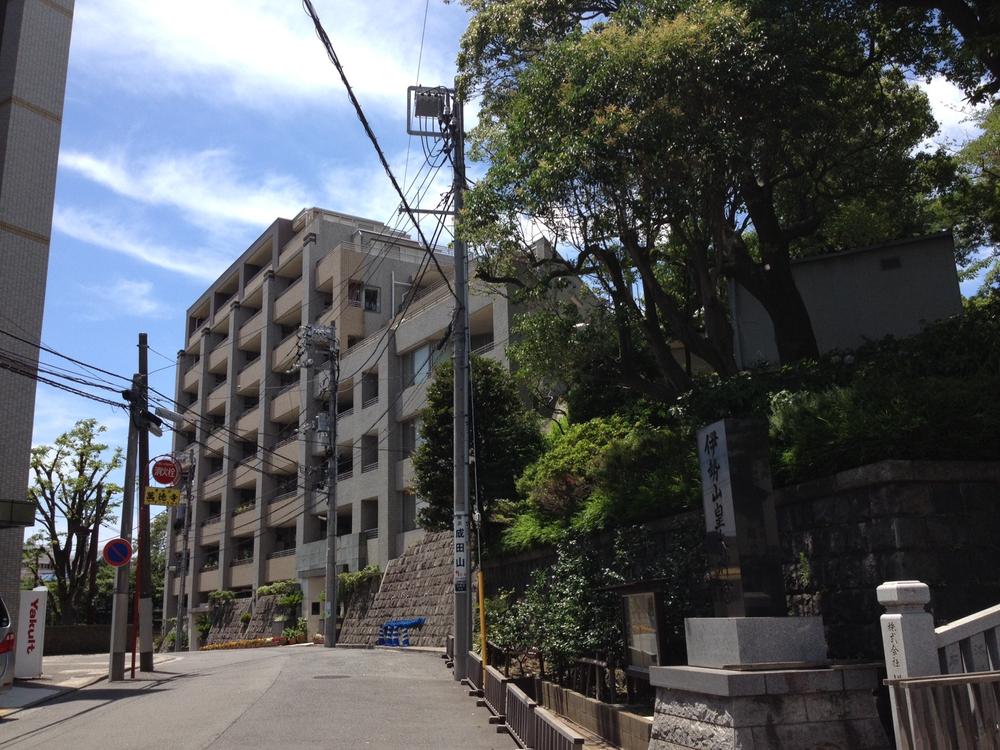 Local appearance photo. Adjacent to Iseyama imperial Daijingu. Green is a rich location surprisingly.