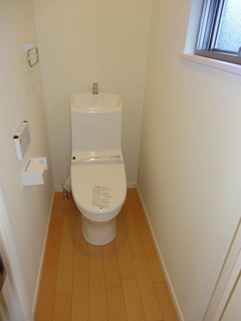 Toilet. 1 Building toilet