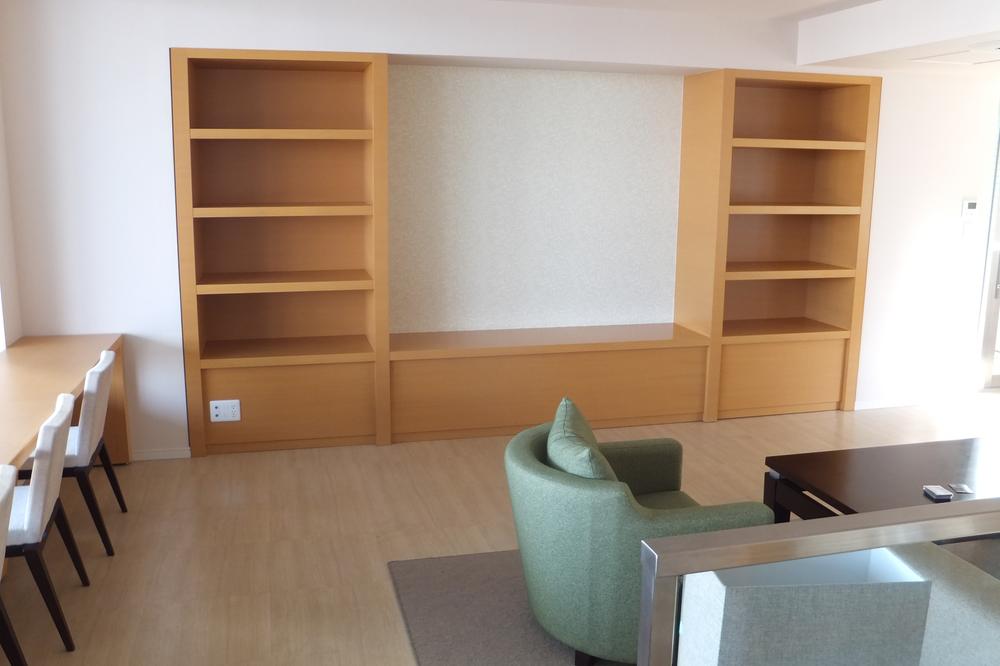 Entrance. Common areas