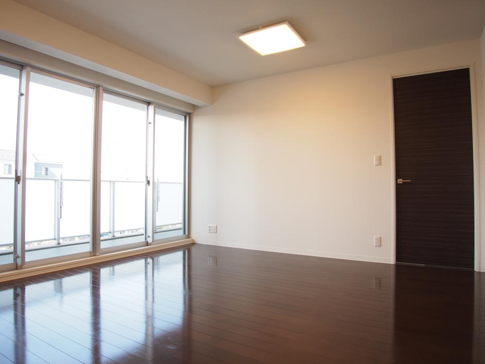 Living. Living (December 2013) Shooting