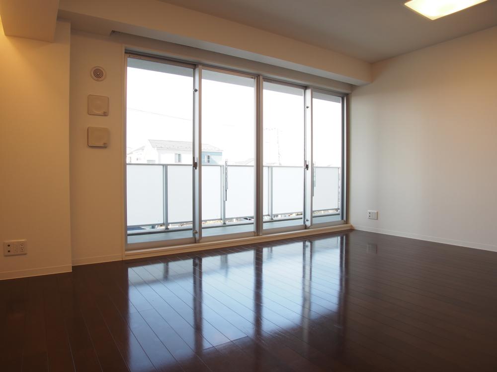 Living. Living (December 2013) Shooting