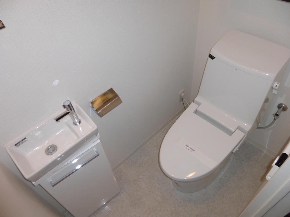 Toilet. Toilet (December 2013) Shooting