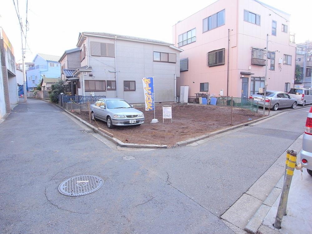 Local photos, including front road. Roads and location with no height difference is it is easy to attractive life! Local (11 May 2013) Shooting