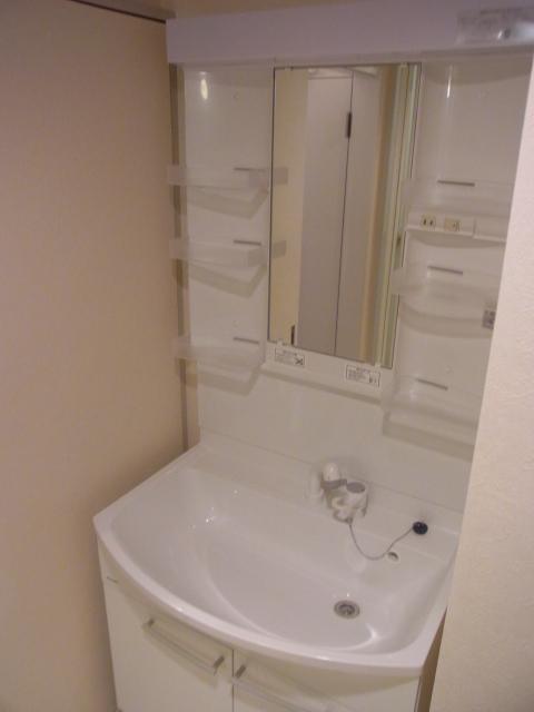 Wash basin, toilet. Also washstand new