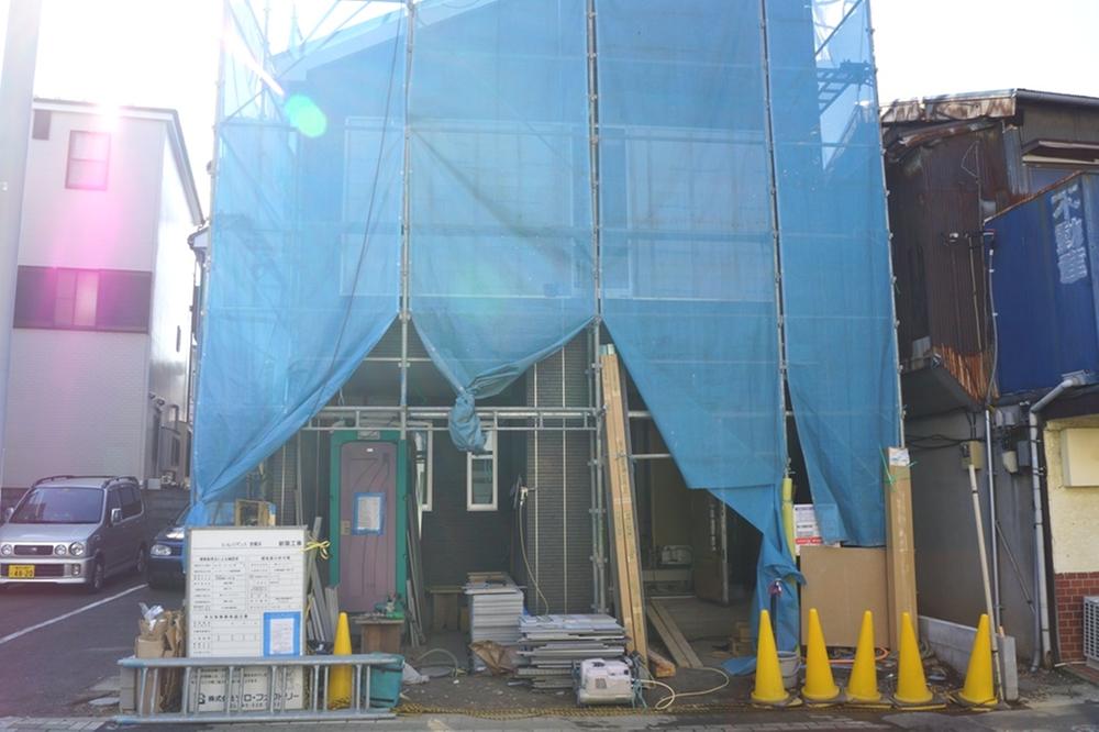 Local appearance photo. Local (12 May 2013) Shooting