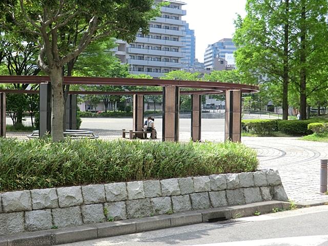 park. 617m until Nishikubo the town park