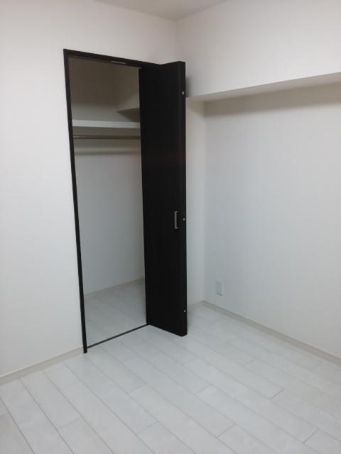 Non-living room. Indoor (12 May 2013) Shooting