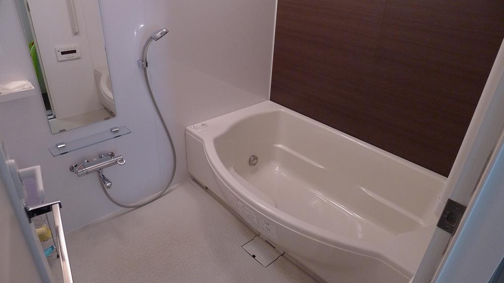 Bathroom. Bathroom full Otobasu. 1620 will be the size.