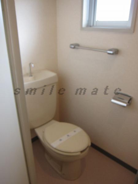 Toilet. Property photo number posted on the property brokerage fees our HP if our