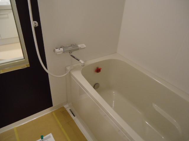 Bathroom. Local (11 May 2013) Shooting