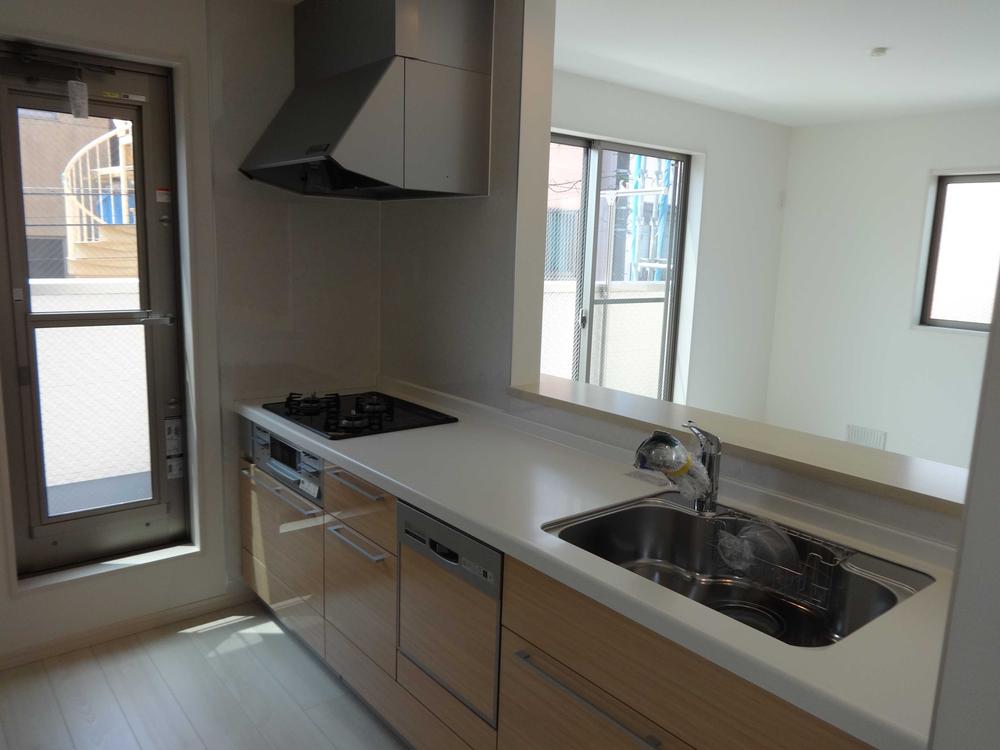 Kitchen. Indoor (07 May 2013) Shooting