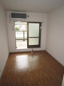 Other room space. Air-conditioned new