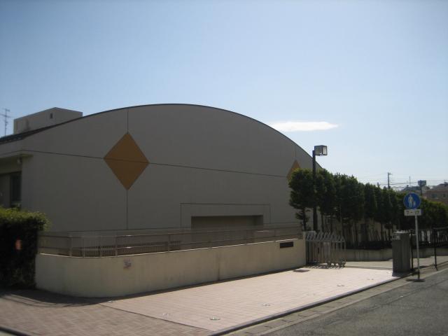 Primary school. Fujimidai until elementary school 380m