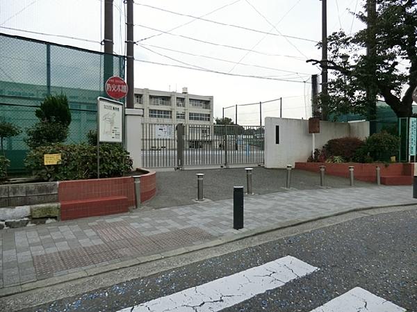 Primary school. 450m to Yokohama Municipal Tokadai Elementary School