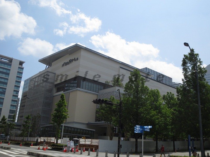 Shopping centre. Marquise 260m to Minato Mirai (Shopping Center)