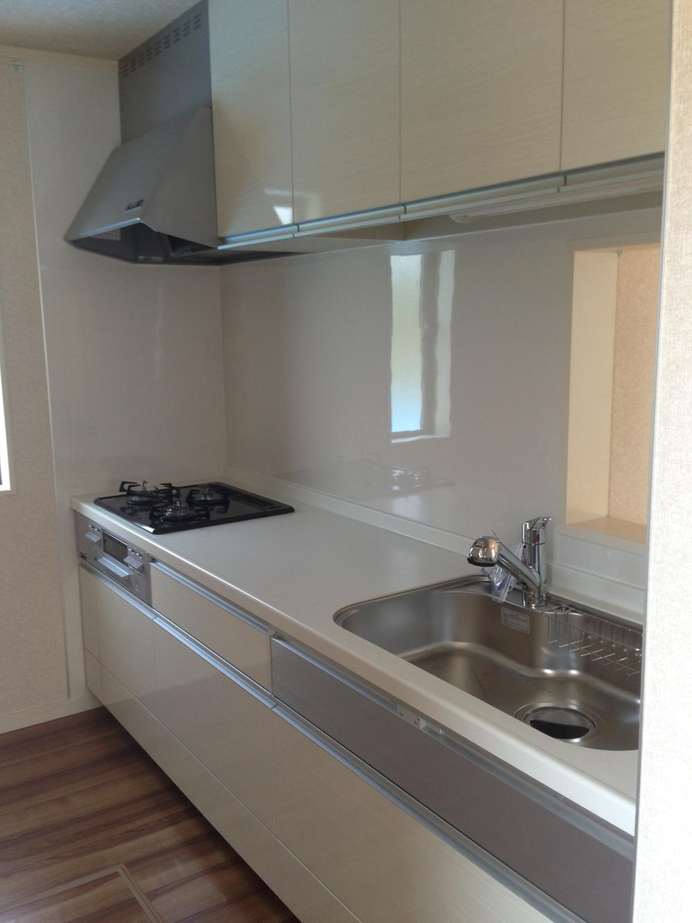 Same specifications photo (kitchen)