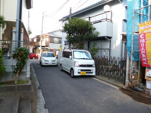 Local photos, including front road. Local (11 May 2013) Shooting