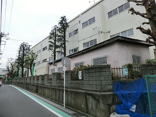 Primary school. It is located in safe distance to 260m commute to Yokohama Municipal solitary pine tree elementary school! Reputable solitary pine tree elementary school