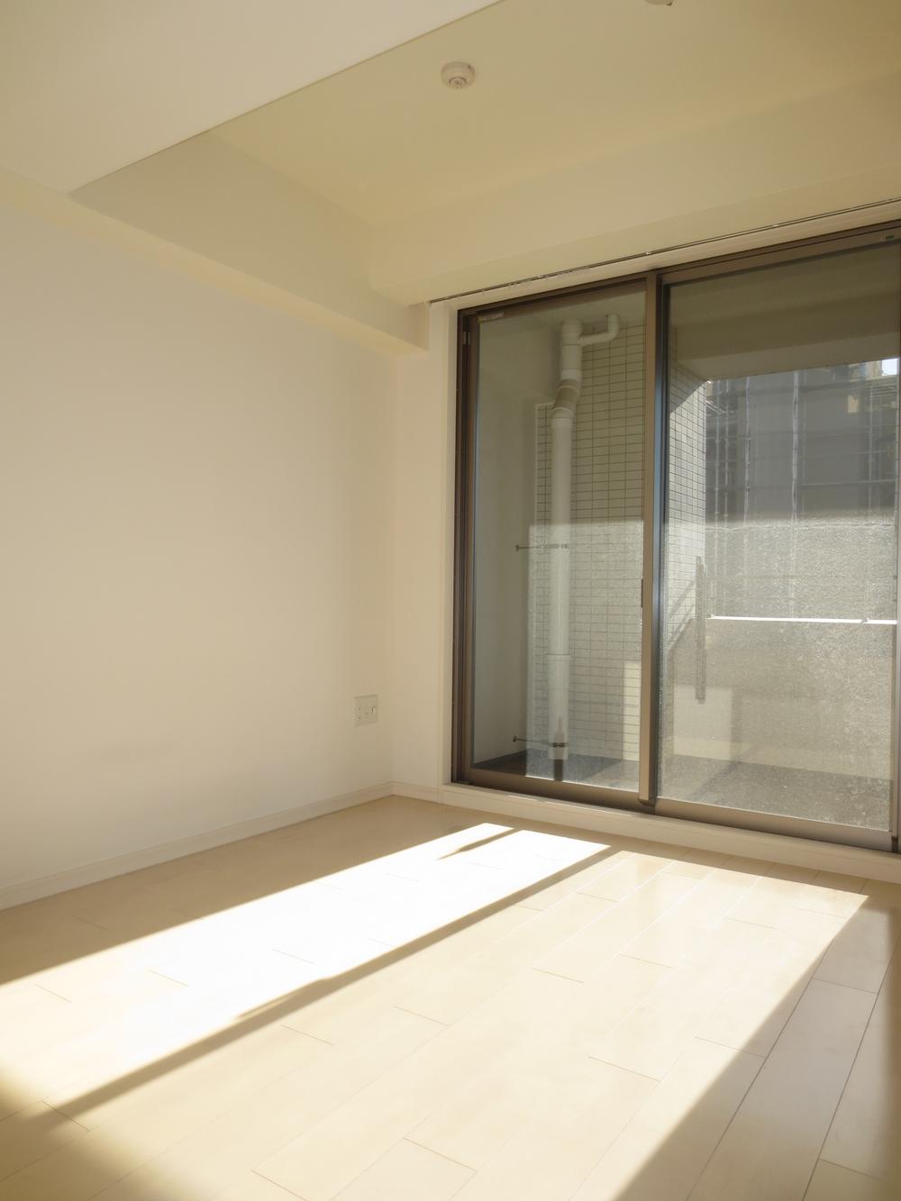 Non-living room. Indoor (12 May 2013) Shooting