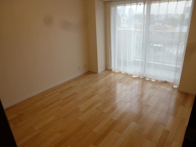 Non-living room. Indoor (11 May 2013) Shooting