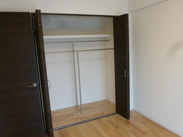 Non-living room. Storage (11 May 2013) Shooting