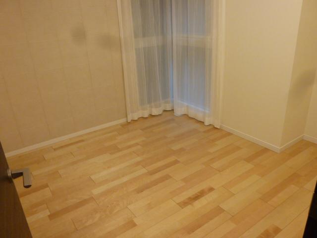 Non-living room. Indoor (11 May 2013) Shooting